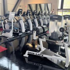 cardio and selectorized machines at Noyes