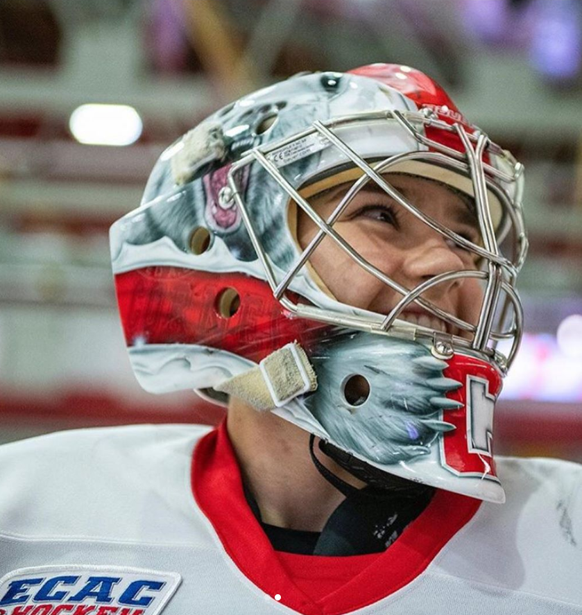 A headshot of Cornell Hockey player Lindsay Browning '22 in her hockey gear.