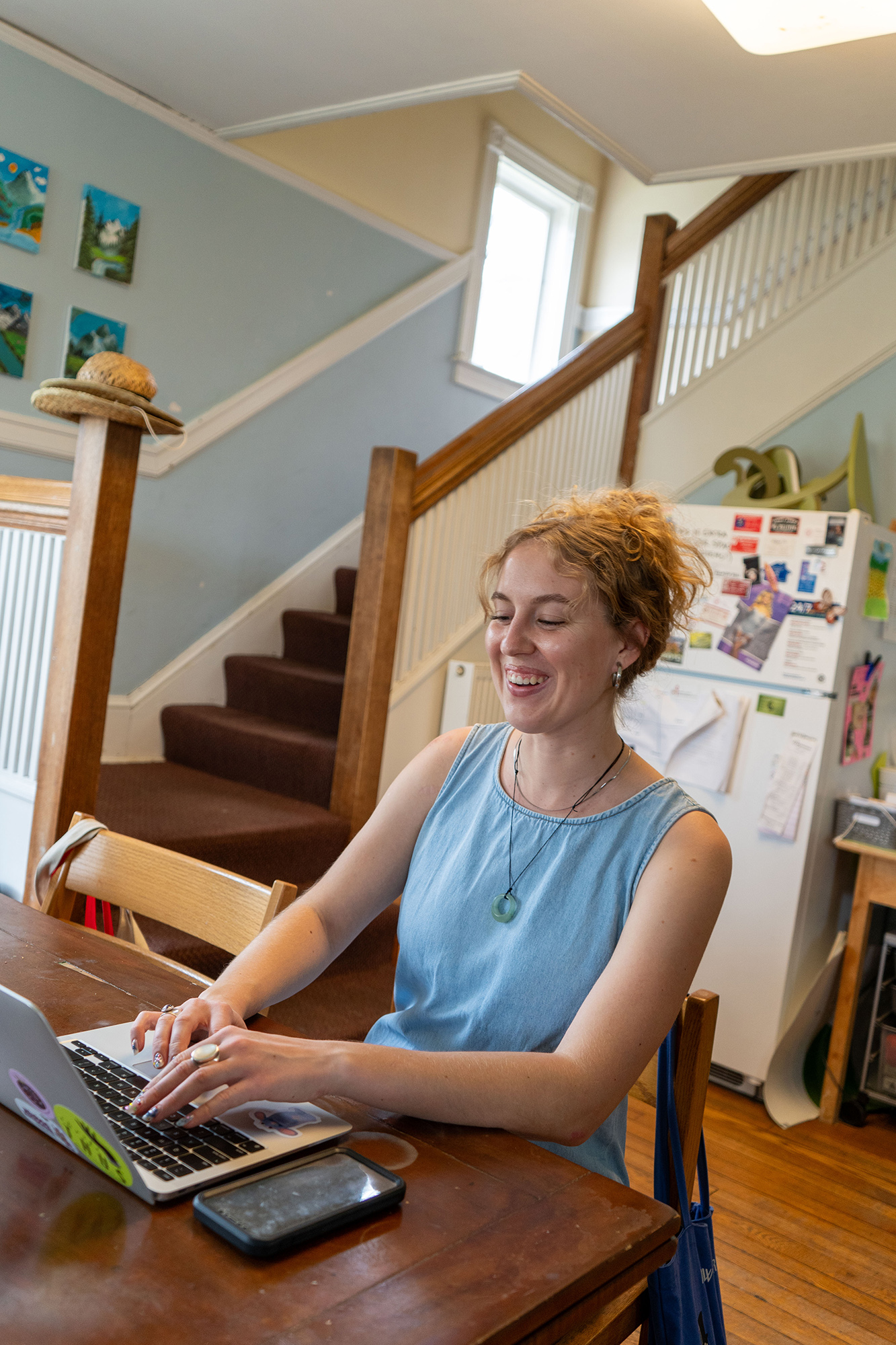 Julia Dahl '25 studies at a desk in the living room