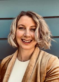 Elizabeth Kennedy headshot