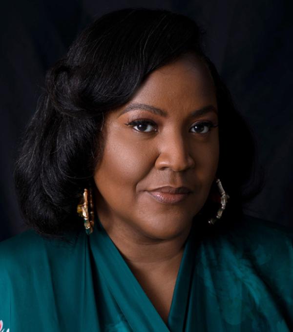 tricia hersey headshot