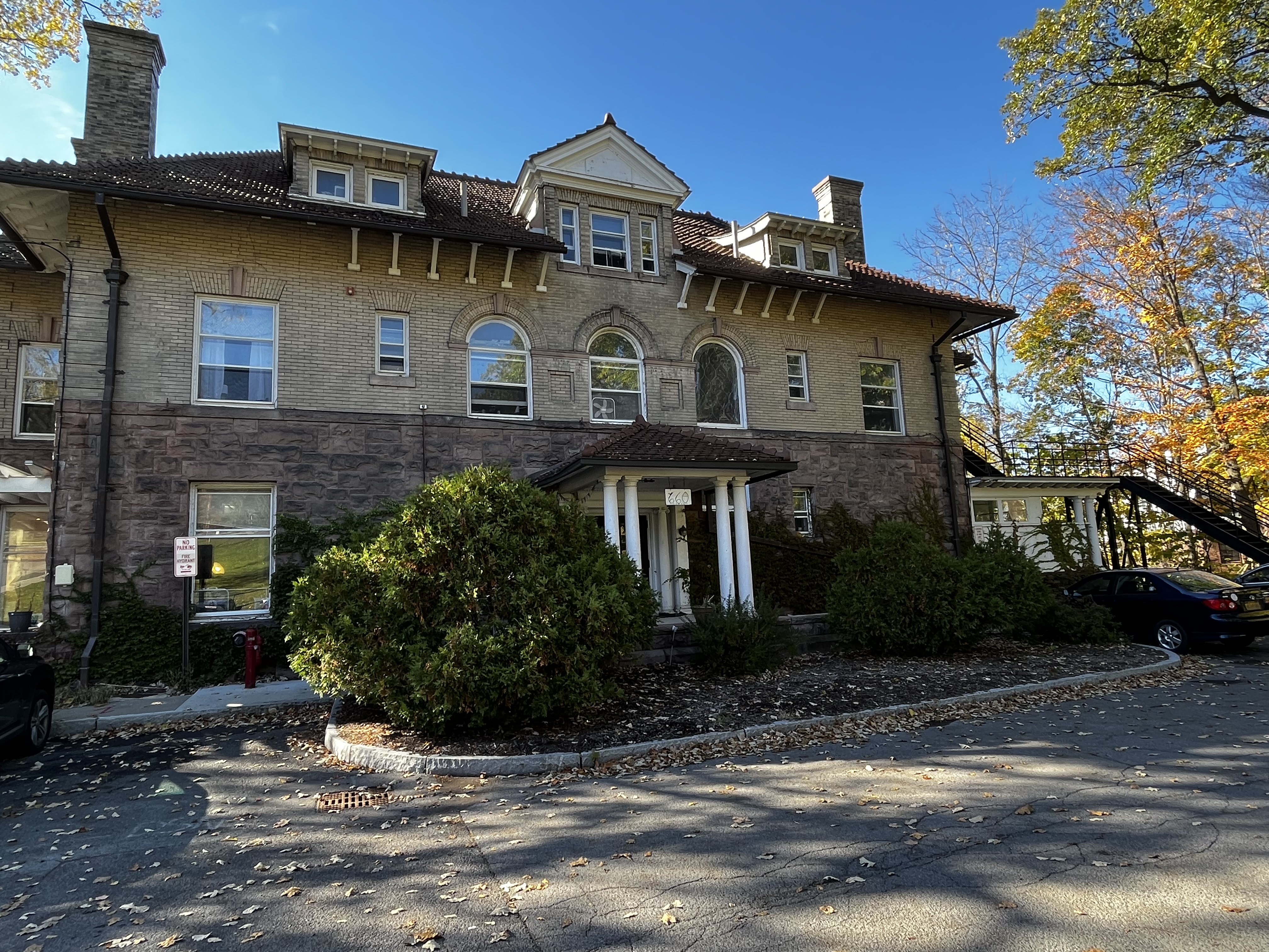 Exterior photo of 660 Stewart Ave co-op