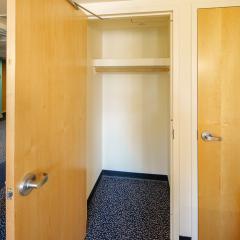 Example of a closet in a double or single.